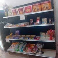 scaffali per negozio 