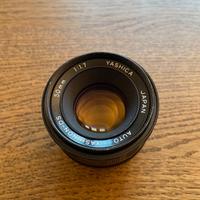 Yashica Auto Yashinon-DX 50mm f / 1.7