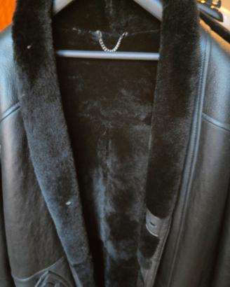 cappotto Montone vero nero Made in Italy .