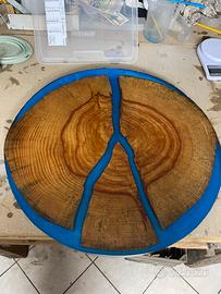 Tavolo resina e legno