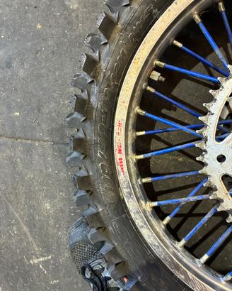 Gomma pirelli 110/90/19