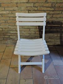 Sedia pieghevole in plastica colore bianco
