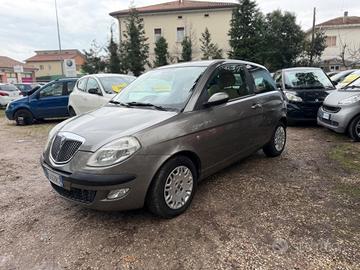 Lancia Ypsilon 1.2 16V Argento