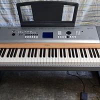 Pianoforte Yamaha DGX-630 Portable Grand 400