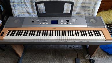 Pianoforte Yamaha DGX-630 Portable Grand 400