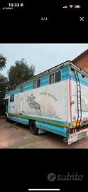 Camion per trasporto cavalli
