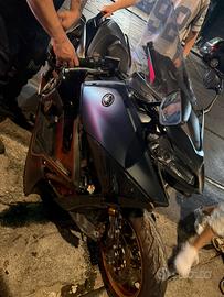 T max Tech 2023 incidentato 8900 km