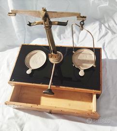 bilancina vintage da laboratorio