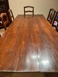 Tavolo arte povera con 8 seggiole