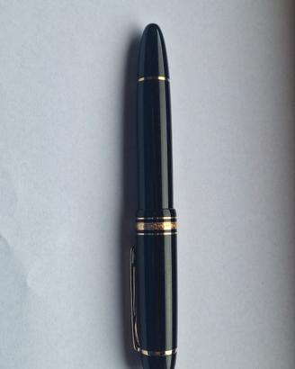 Penna montblanc 18k nuovo 