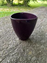 Vaso viola per orchidee triangolare