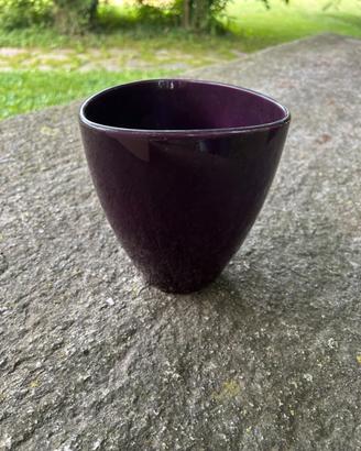 Vaso viola per orchidee triangolare