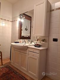 MOBILE BAGNO CON SPECCHIO E PORTALAMPADE