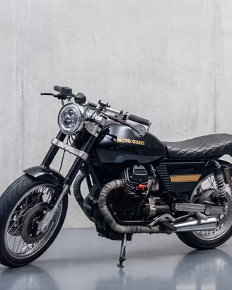 Smembro cafè racer della foto