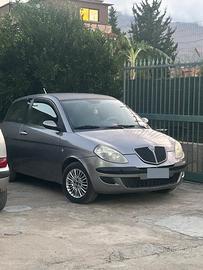 Lancia y