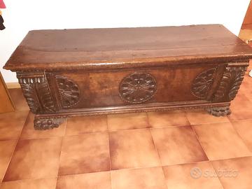 Cassapanca dotale trentina del XVII secolo
