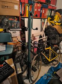 Appendi abiti a colonna, con base in marmo. Ottime