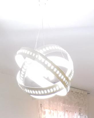 lampadario moderno bianco e cristallo