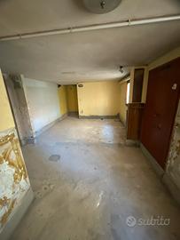 Magazzino 60mq + 2 Garage collegati