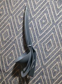 Attrezzi da cucina con mestolo, spatola, colino