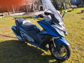Kymco AK 550