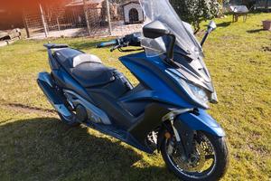 Kymco AK 550