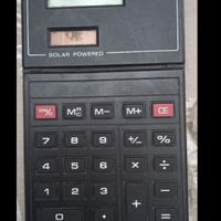 Calcolatrice a luce solare 