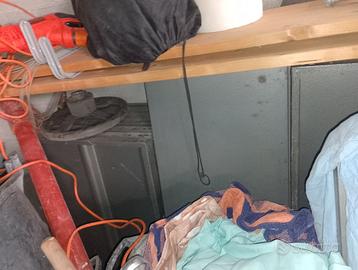 30 scaffali da 1 metro x 40 cm con piedi da 2.5 m