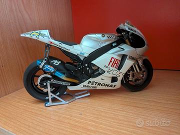 Minichamps 1/12 - Yamaha YZR-M1 Valentino Rossi 