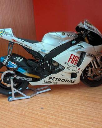 Minichamps 1/12 - Yamaha YZR-M1 Valentino Rossi 