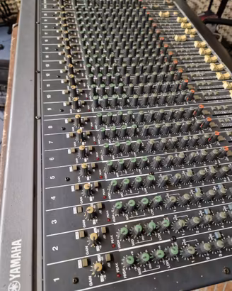 Mixer audio Yamaha GF 24/12