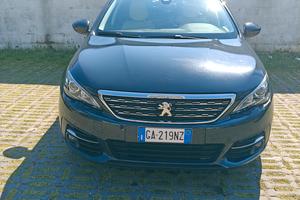 Peugeot 308
1.5 Blue-HDi Allure  SW 131 CV E