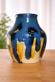 Vaso in ceramica belga smalto colato blu e giallo