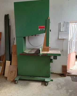 Sega a nastro trifase