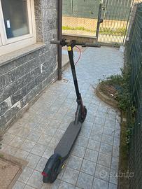 Monopattino elettrico Xiaomi Pro 4 (Gen 2) 2024