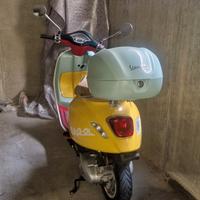 vespa primavera 125 Sean Wotherspoon 