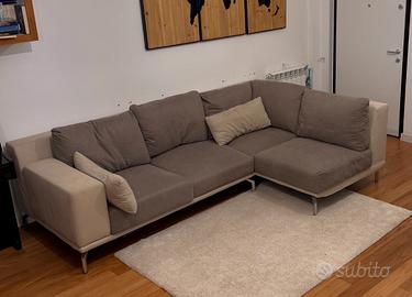 Divano angolare piuma d’oca 100% sfoderabile.