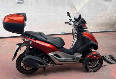 Piaggio MP3 300 Yourban del 2017 con 33.700