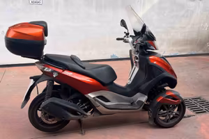 Piaggio MP3 300 Yourban del 2017 con 33.700