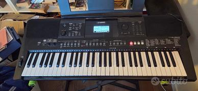 Tastiera Yamaha psrE463 usata più accessori