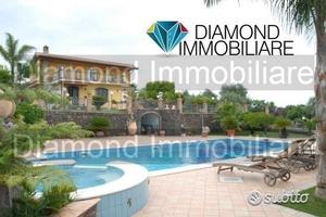 Esclusiva villa con piscina a Fiumefreddo