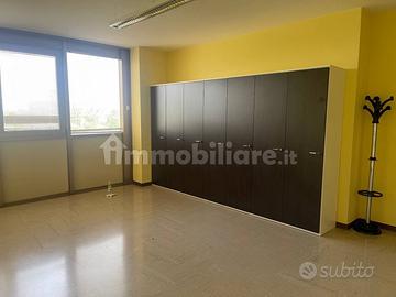 Porta castello UFFICIO MQ 140 + garage