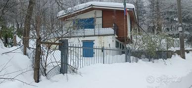 Villa singola 2 livelli e parco. Panoramica