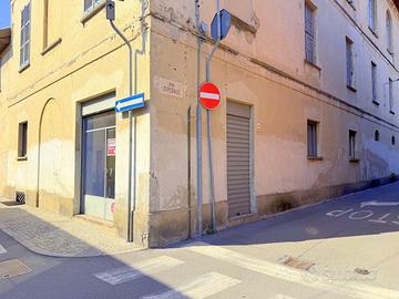 Negozio Inveruno [Cod. rif 3328705ACG]