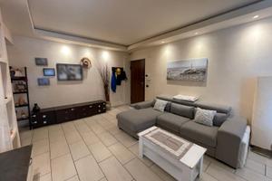 Borghesiana: appartamento bilivello con giardino