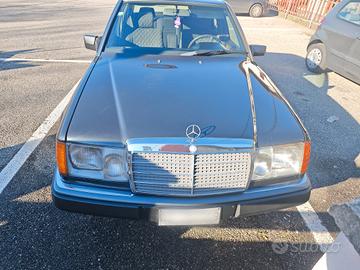 Mercedes-Benz 200E del 90