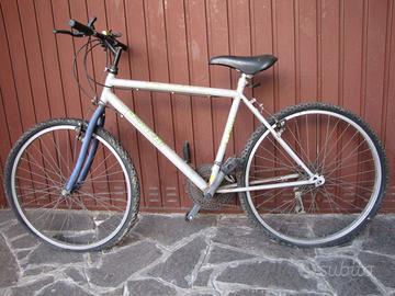 Bicicletta mountain bike Bianchi cambi Shimano 26