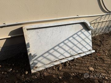 Lavandino in marmo genovese antico