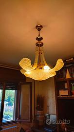 lampadario in metallo e vetro vintage