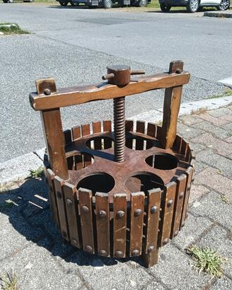 porta bottiglie  strettoio